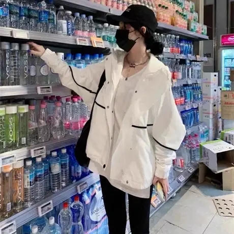 白色工装外套女2023年春季新款韩版宽松字母拼接时尚显瘦连帽风衣商品大图