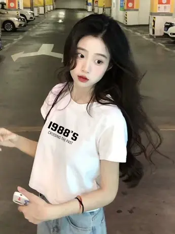 2023正肩短款t恤女新款夏季设计感短袖宽松白色仿棉高腰体恤上衣图片