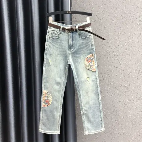 韩版直筒裤女24春夏新款浅蓝色个性刺绣贴布宽松百搭牛仔九分裤子图片