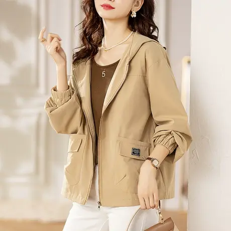 妈妈休闲连帽外套女春秋季新款宽松加大码女装中老年减龄夹克上衣图片