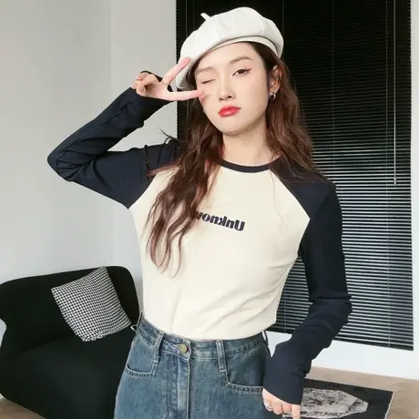 尔给独特设计上衣植绒打底衫女2023新款小个子拼色插肩长袖t恤商品大图