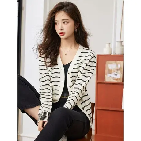 时尚气质条纹开衫毛衣2023年秋季新款淑女温柔宽松显瘦通勤上衣图片