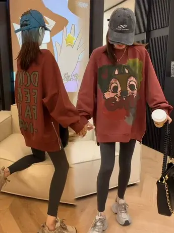 欧洲站2023秋季新款欧货彩绘小松鼠印花卫衣ins休闲宽松上衣女潮商品大图