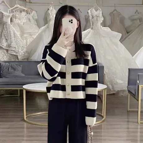 短外套女春秋款2023新款早春季女装条纹针织开衫女士毛衣休闲上衣图片