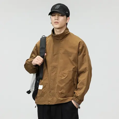 宽松舒适冲锋衣外套户外时尚外套男潮流宽松秋冬款潮牌外套休闲男图片