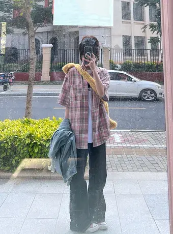 美式复古格子短袖衬衫女夏季宽松韩版设计感小众轻熟法式上衣外穿图片