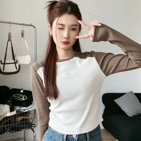 尔给美式复古甜辣短款上衣女秋季2023新款修身拼接插肩长袖t恤商品大图