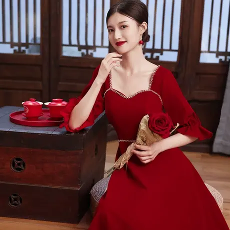 敬酒服新娘2023新款秋季长袖丝绒酒红色结婚礼服简单大方长款高贵图片