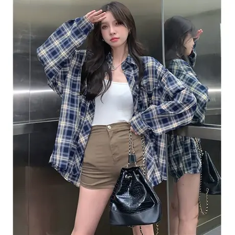 格子衬衫女2022新款早秋上衣设计感小众法式别致长袖衬衣开衫外套图片