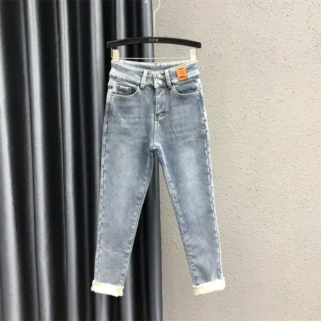 个性贴布铅笔裤女23秋冬新款浅蓝色两粒扣高腰百搭加绒牛仔九分裤图片