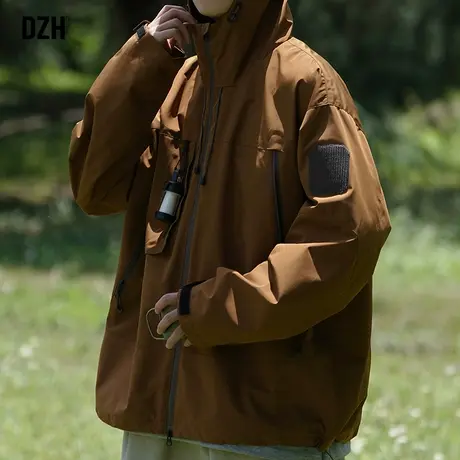 男生美式复古连帽夹克男春季2024新款户外工装冲锋衣潮男外套男款图片