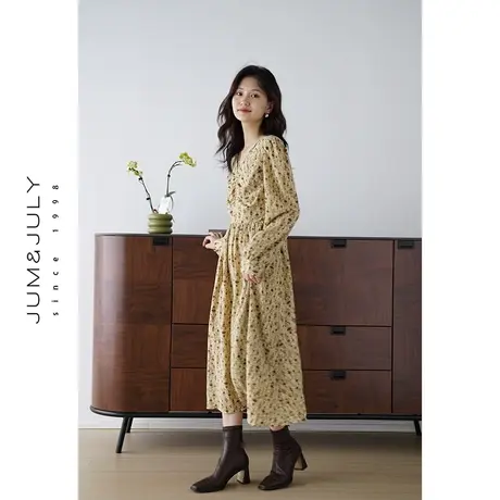 嘉茱莉2023秋季新款法式印花V领连衣裙女小个子高腰裙设计感长裙图片
