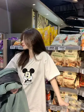 短袖t恤女夏2023年新款港味印花百搭小众设计感正肩宽松上衣服潮商品大图