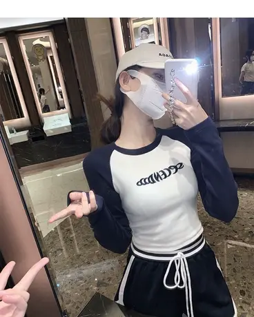 黑色修身短款上衣女设计感小众春秋薄款纯欲辣妹独特别致长袖T恤图片