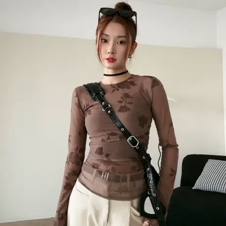 尔给修身长袖正肩打底t恤女2024早春新款咖色设计感小众薄款上衣商品大图