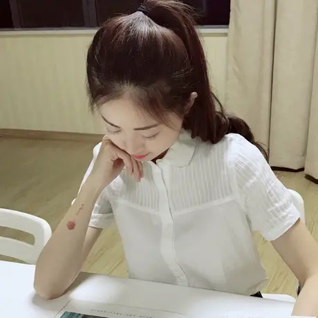 夏季短袖衬衫女夏简约拼接白色职业装娃娃领纯棉中袖上衣女工作服图片