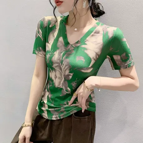 时尚扎染印花上衣女夏季洋气V领T恤短袖漂亮减龄小衫修身显瘦半袖图片