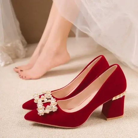 婚鞋女粗跟2023冬季新款加绒新娘鞋不累脚红色秀禾服婚纱两穿孕妇商品大图