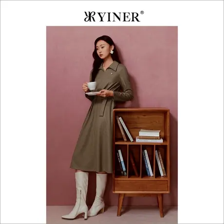 YINER音儿冬季女装含绵羊毛海鸥领驼色收腰A字连衣裙图片