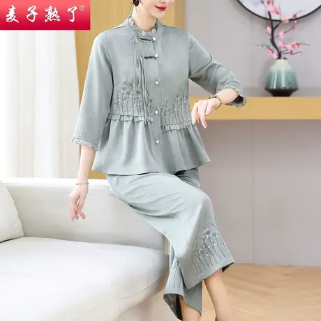 2024春季新款妈妈装绣花盘扣两件套装阔太太中老年人女装秋上衣服图片