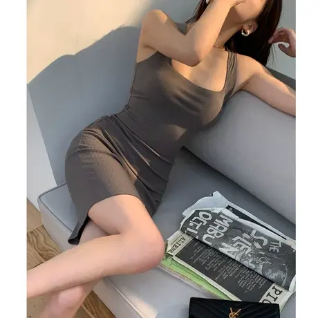 风情万种的裙子夏季设计感修身显瘦背心短裙性感辣妹包臀连衣裙女图片