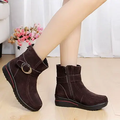 冬季雪地靴女中筒加绒防水防滑加厚棉鞋高帮中老年人短筒妈妈靴子图片