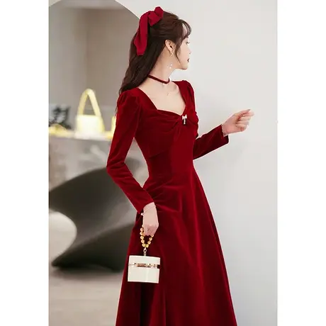 敬酒服新娘2023新款冬季长袖红色礼服女简单大气丝绒订婚回门冬天图片