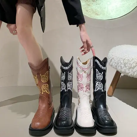 刺绣西部牛仔靴子女设计感小众春秋中筒马丁靴复古V口厚底骑士靴图片