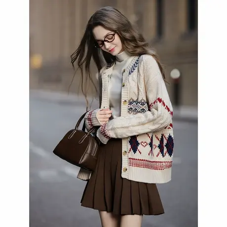 唐狮毛衣外套女秋冬温柔淑女风女圆领费尔岛提花开衫毛线衫好看TA图片