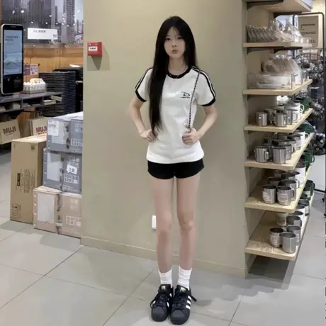 美式复古拼接撞色短袖t恤女夏季修身显瘦学院风别致休闲百搭上衣商品大图