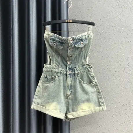 甜辣抹胸镂空设计感连体裤女夏新款排扣高腰复古休闲a字牛仔短裤商品大图