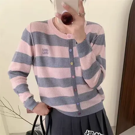 春装2025新款设计感圆领条纹针织开衫外套女高级感小个子短款上衣商品大图