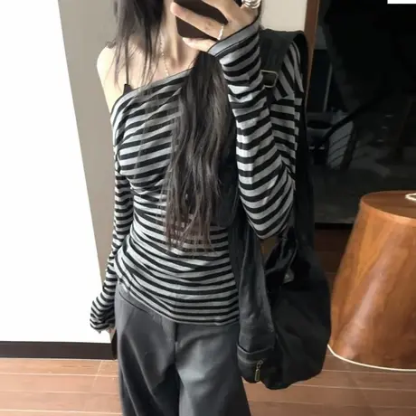 chic甜辣条纹斜肩露肩长袖T恤女春秋季韩版修身内搭打底衫上衣服图片