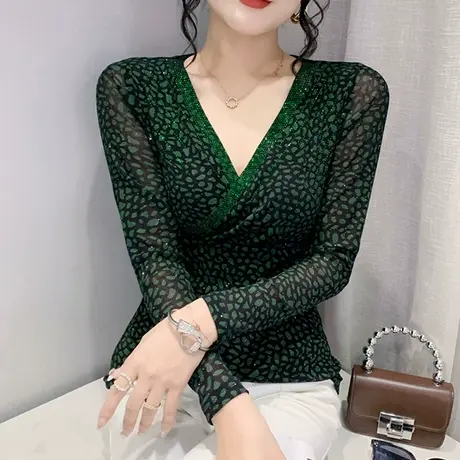 欧货秋装性感V领打底衫女内搭时尚交叉网纱上衣漂亮烫钻长袖T恤女图片