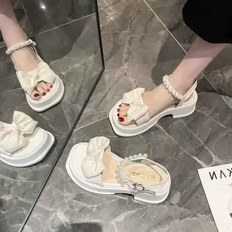 时尚厚底珍珠蝴蝶结露趾凉鞋女2024夏季新款仙女风百搭松糕罗马鞋商品大图