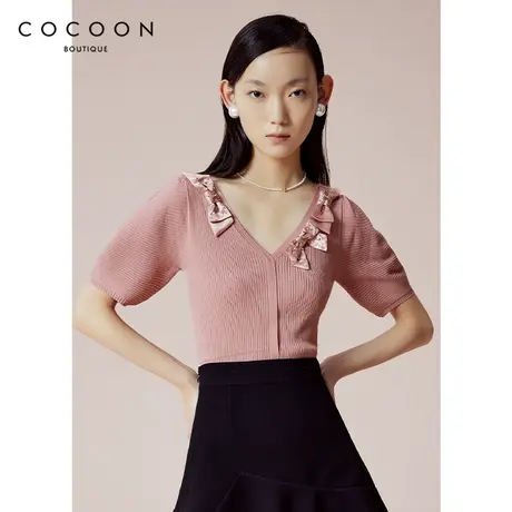 COCOON商场同款时尚上衣2023春新女V领修身显瘦钉珠装饰毛针织衫商品大图
