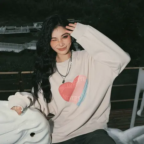 美式慵懒chic卫衣圆领上衣2024秋季新款爱心拼接高级感宽松秋装商品大图