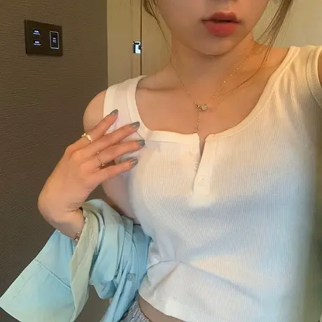 螺纹运动背心u领女夏秋修身显瘦内搭打底设计感小众上衣外穿ins潮图片