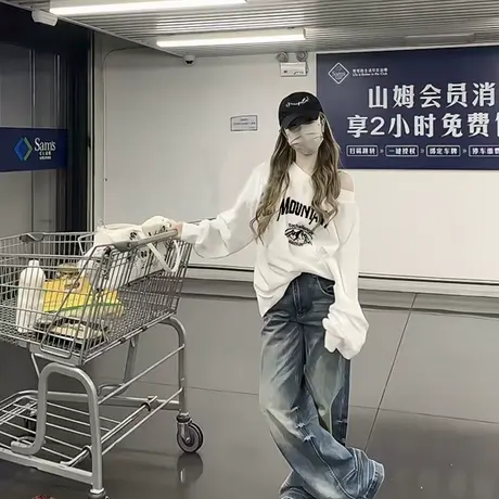 美式复古辣妹白色斜领卫衣女2025早秋韩系慵懒风露肩宽松长袖上衣商品大图