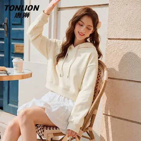 唐狮官方短款连帽卫衣女2026新款春季宽松慵懒帽衫套头外套上衣VC图片