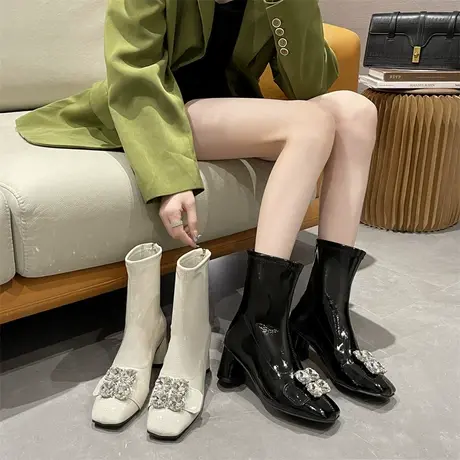 靴子女高级感小短靴秋季新款2023水钻粗跟小个子超火高跟马丁皮靴图片