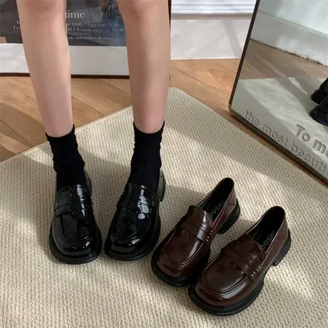 乐福鞋女款秋冬新款2024一脚蹬懒人单鞋粗跟漆皮百搭高级感小皮鞋图片