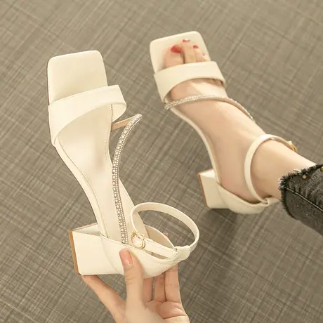 凉鞋女2021年新款夏ins潮粗跟罗马鞋仙女风百搭一字带水钻高跟鞋图片