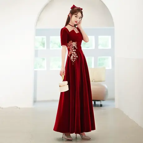 中式刺绣敬酒服新娘2023新款夏季丝绒结婚订婚回门礼服设计感长款图片