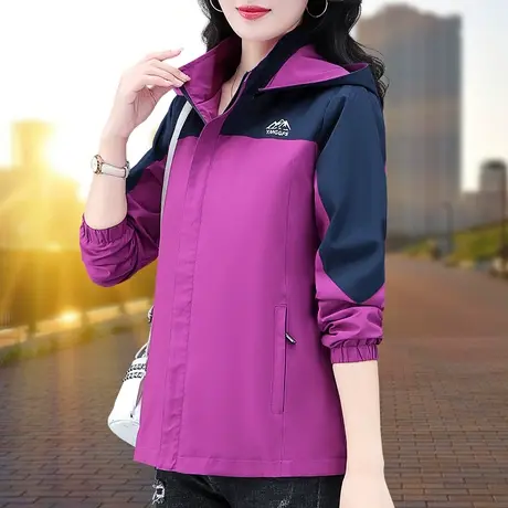 恋上17号冲锋衣外套女秋季2022新款春秋休闲时尚连帽夹克短款秋装图片