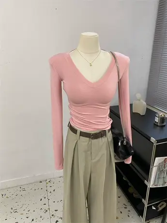 基础款穿出时髦气质~V领垫肩修身长袖T恤女秋冬新款平肩打底衫韩商品大图