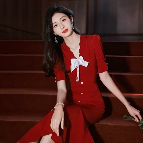 鱼尾敬酒服新娘高级感夏季红色礼服订婚连衣裙回门便装修身蝴蝶结图片