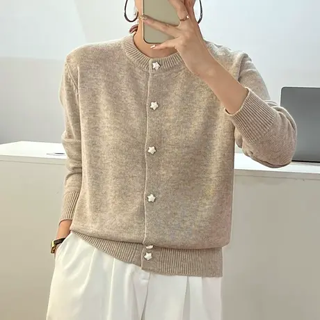 纯色圆领珍珠纽扣针织开衫外套2024春季新款洋气小众款外搭毛衣女商品大图