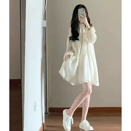 度假风白色雪纺连衣裙女夏装2024新款小个子茶歇法式挂脖仙女裙子图片