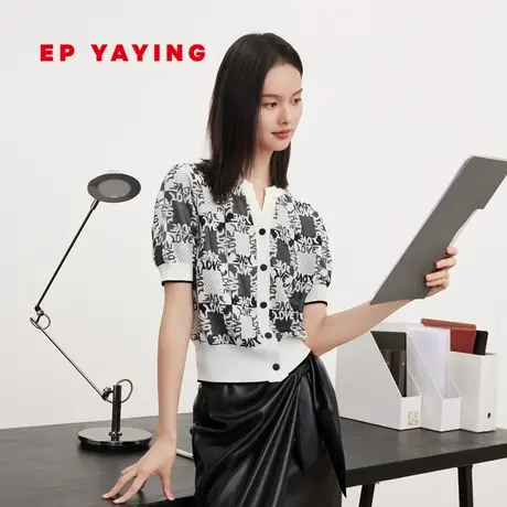 EP YAYING雅莹女装 几何提花老花LOGO针织开衫 2023秋冬新款9136A商品大图